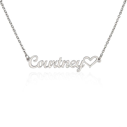 Collar con nombre personalizado con corazón 