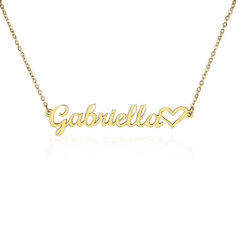 Collar con nombre personalizado con corazón 